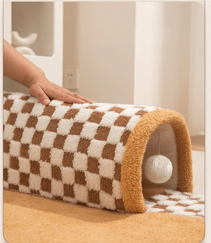 Coussin pour chat tunnel avec balle