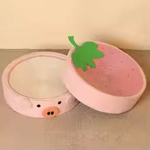 Griffoir pour chat avec gratte - roche rond visage de cochon rose