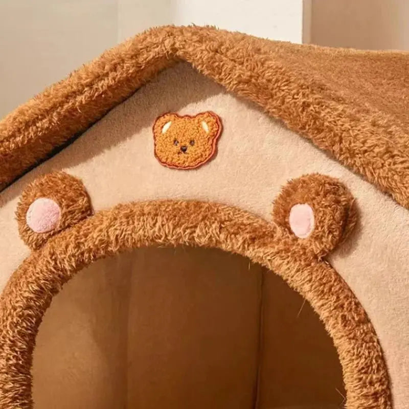 Maison pour Chat  PetCocon⹠ Bronze avec petite décoration et peluche