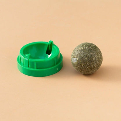 Boule à gratter mâcher installation