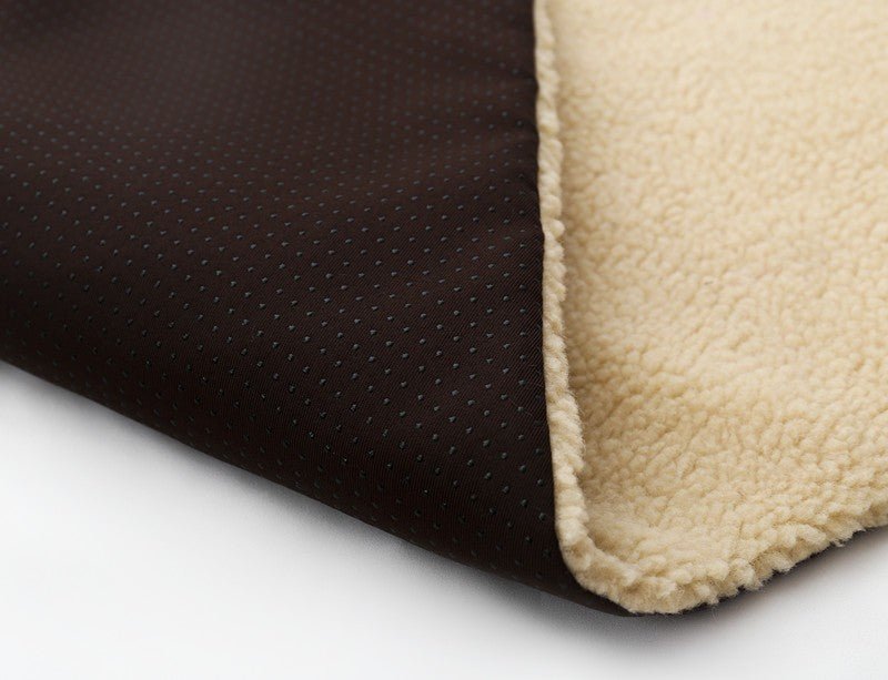 Coussin pour chat agneaux dessous