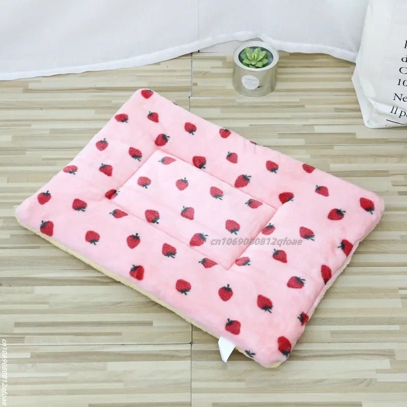 Coussin pour chat rose à motif de fraise