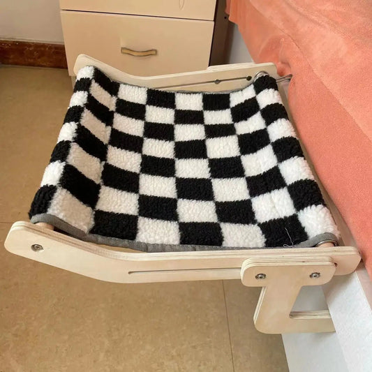 Hamac pour chat en bois couleur damier noir et blanc