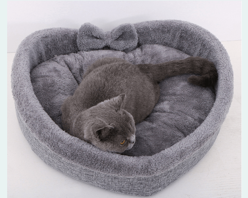 Lit pour chat en forme de cœur gris pour repos