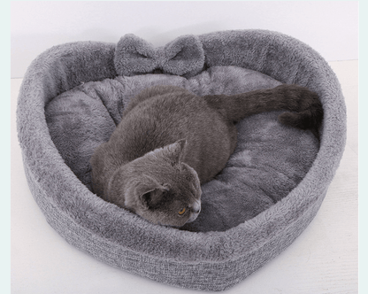 Lit pour chat en forme de cœur gris pour repos