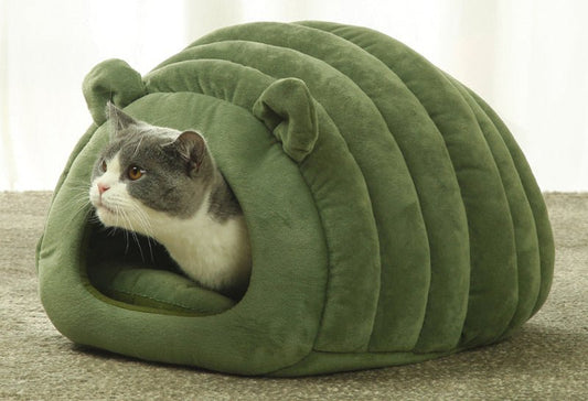 Panier pour chat en forme de chenille verte