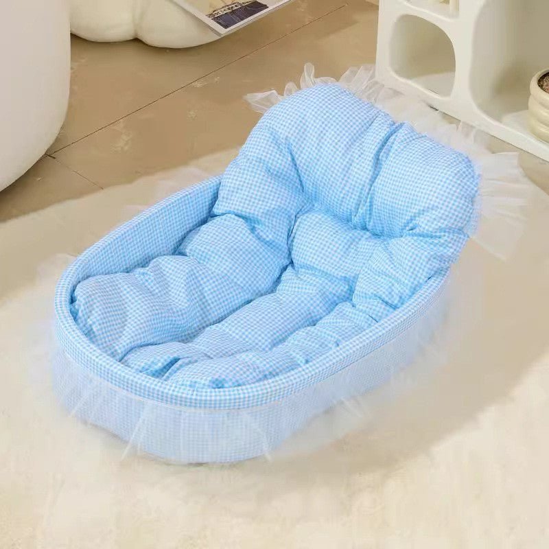 Panier pour chat style carrosse avec dentelle couleur bleu