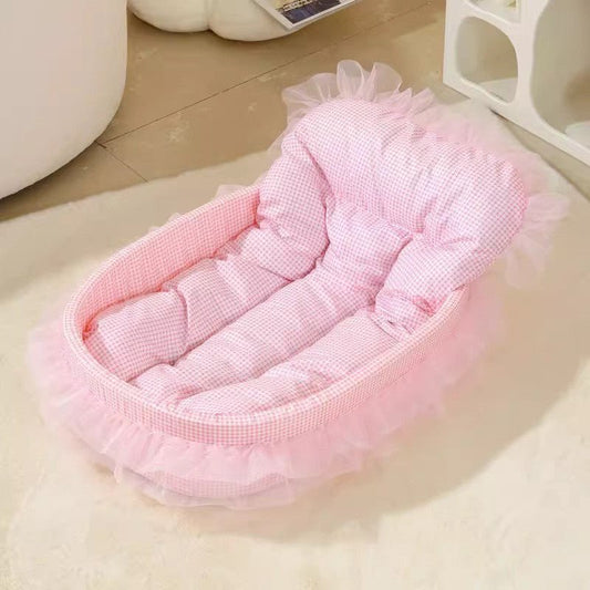 Panier pour chat pacha style lit de carrosse avec dentelle rose