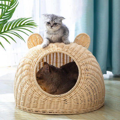 Panier pour chat  en rotin en forme de  tete de chat 